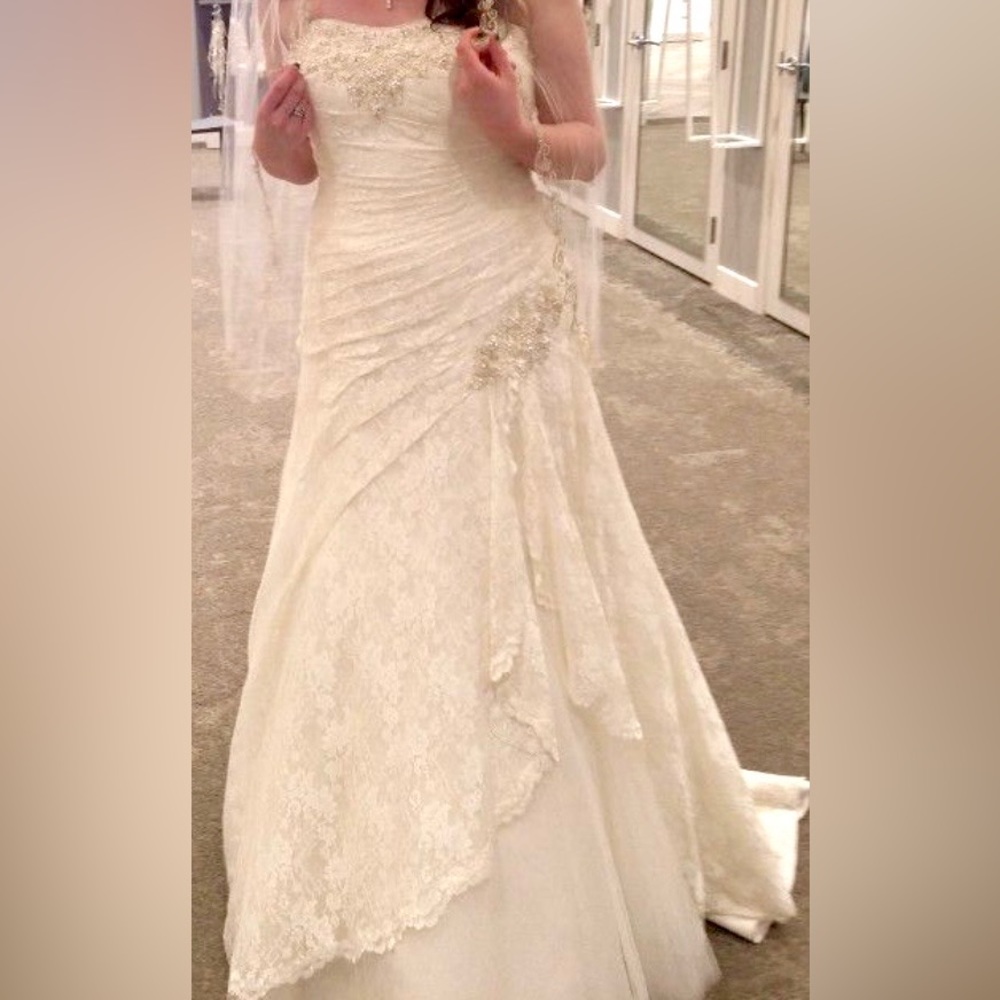 New David's Bridal Ivory Strapless Fit & Flare Wedding Dress Size 12